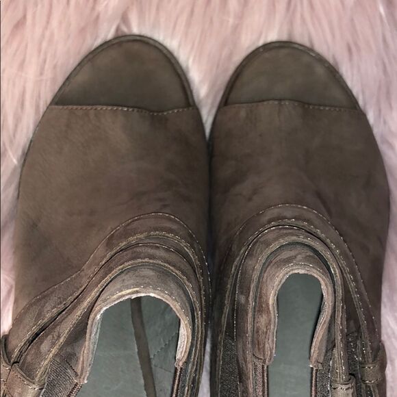 NEW Eileen Fisher Peep Toe Ankle Boots Taupe size 7.5 - Picture 7 of 10